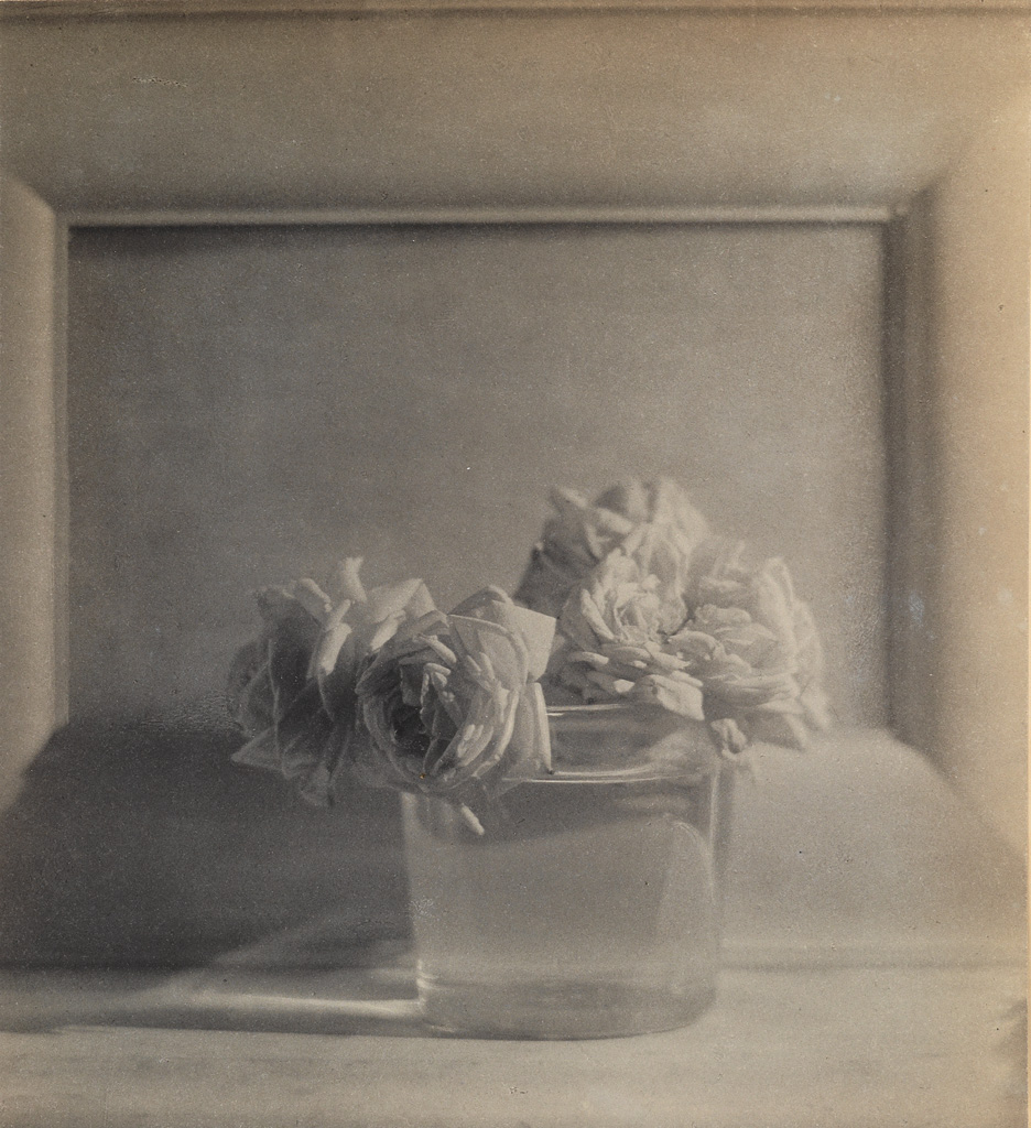 BARON ADOLF DE MEYER (1868-1946) Roses in vase.